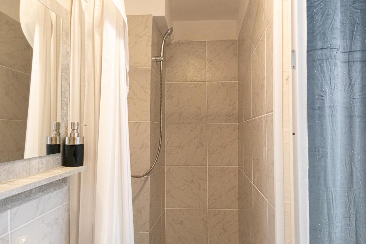 Cozy Room @ Hauptbahnhof - Well Situated & Central Vienna Exterior photo